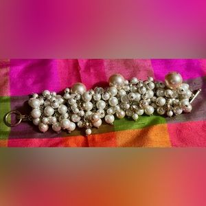 Ann Taylor Cluster Bracelet 8 inches in length